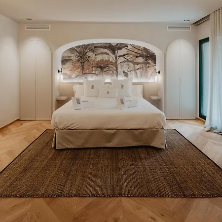 Hotel Petit Luxe-3