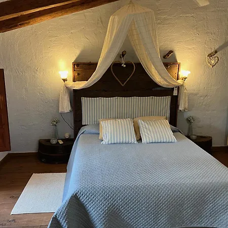 Les Vinyes Alojamiento Rural Boutique&SPA-3