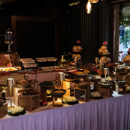 Peninsula Boutique Hotel-3