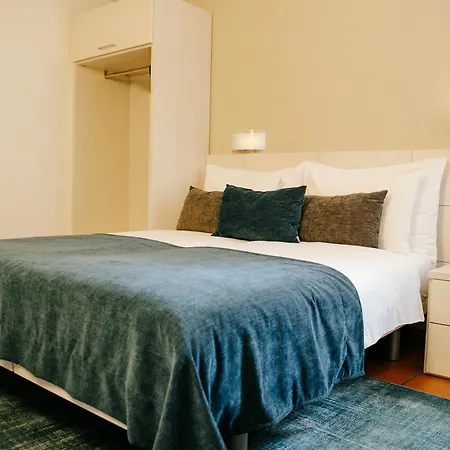 Vista Lakefront Boutique Hotel-2