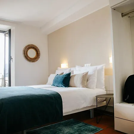 Vista Lakefront Boutique Hotel-2