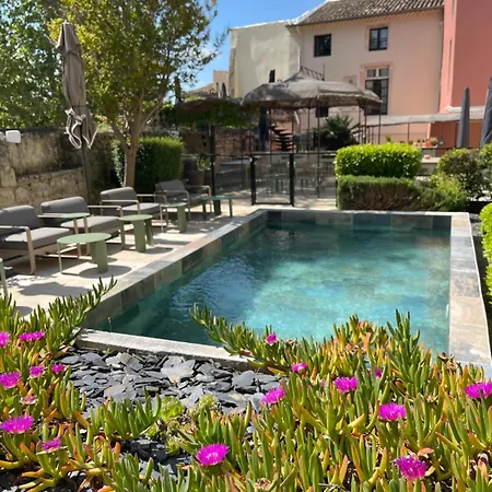 Le Victoria Boutique Hotel - Charme Au Coeur Du Village Historique - Accueil Velo - Seminaire - Bar Lounge - Piscine-3