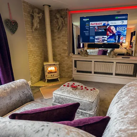 Aphrodites Group - Luxury Hot Tub Suites In Central Lake District!-3