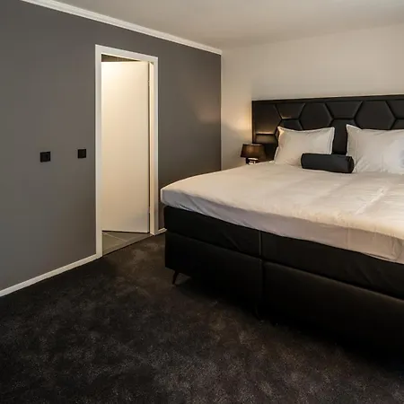 Square Boutique Hotel & Brasserie-2