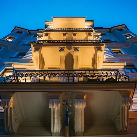 Residenz Boutique Suites-3