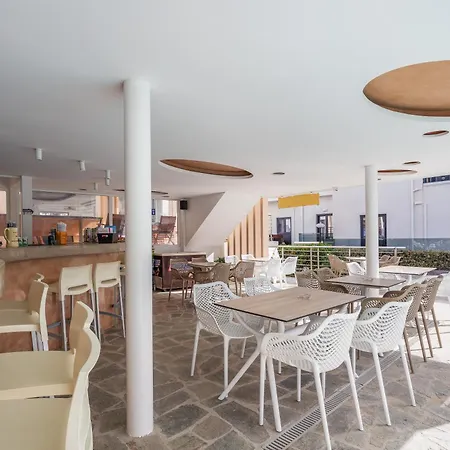 Golden Bay Boutique Hotel & Bungalows-3