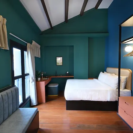 Dream Chaser Boutique Capsule Hotel-3