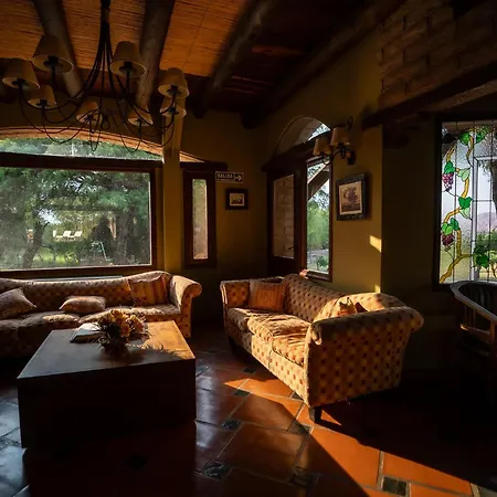 La Casa De La Bodega --2