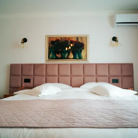 Hotel Roser House Boutique - pe malul lacului Colibita-3