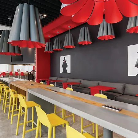 Kompose Boutique Miami Airport-3