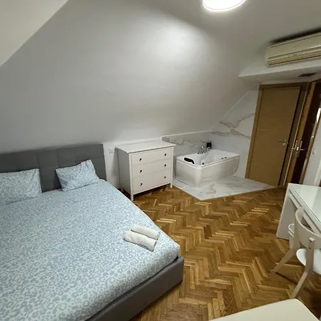 SIMPL hostel Oquendo-2