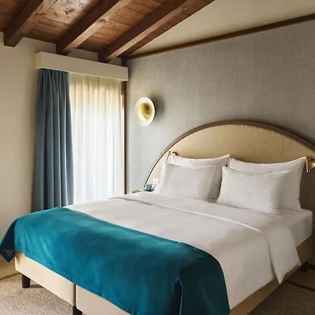 Vista Lakefront Boutique Hotel-3