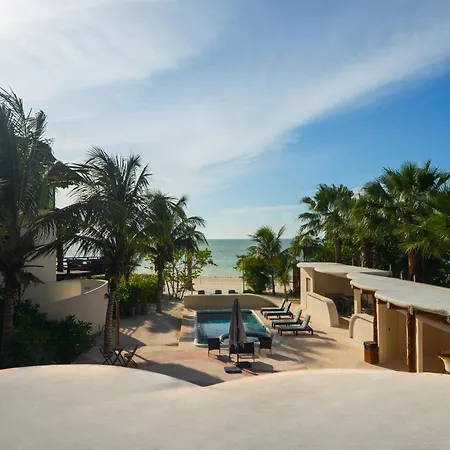 Beachfront Hotel Boutique Dk-2