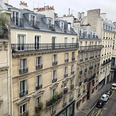 Ibis Styles Paris Cadet Lafayette-3