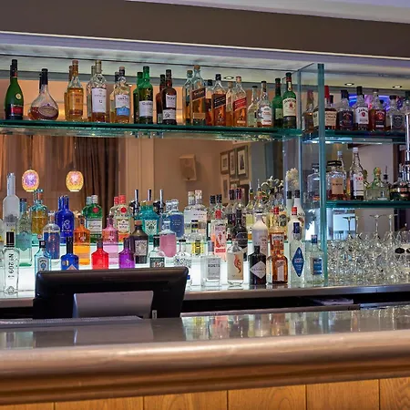 Mandolay Hotel Guildford-2
