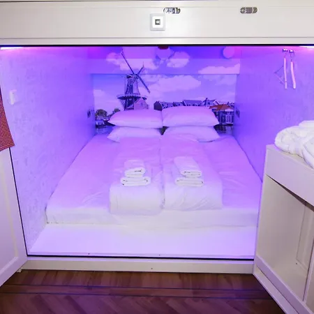 De Bedstee Boutique Capsules (Adults Only)-2