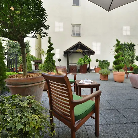 Marrol'S Boutique Hotel-3