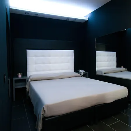 Fly Boutique Hotel-3