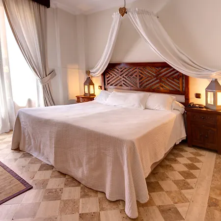 Hotel Boutique Reina Mora-3