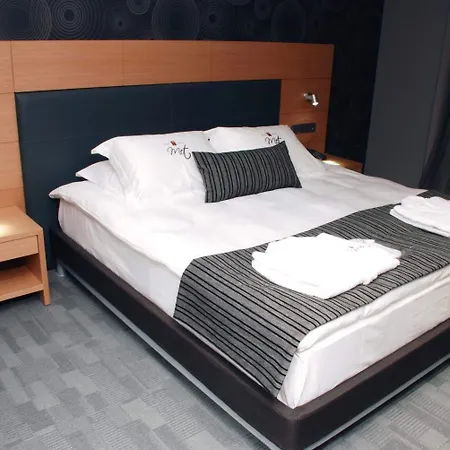 Met Hotel-3