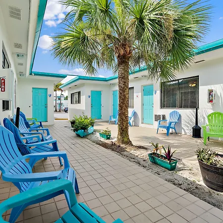Hollywood Beachside Boutique Suite-2