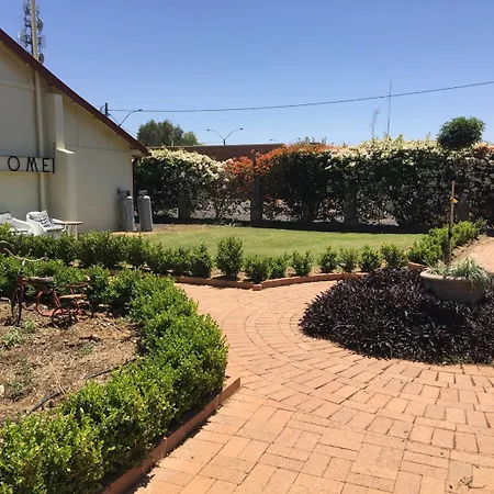 Club Boutique Hotel Cunnamulla-3