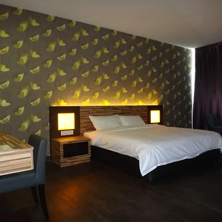 Waterfront Boutique Hotel-2