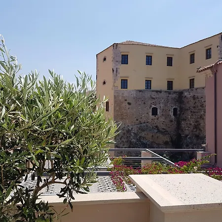 Ambassadors Residence Boutique Hotel-3