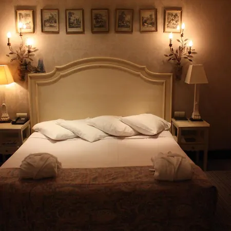 Hotel Du Romancier-2
