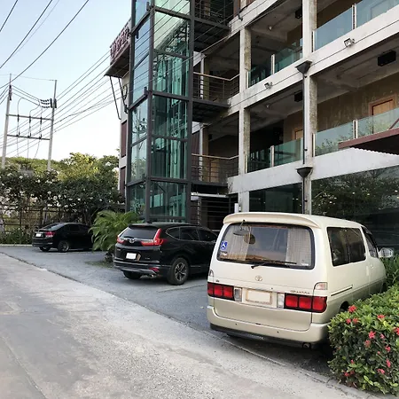 Kroque Boutique & Bistro-2
