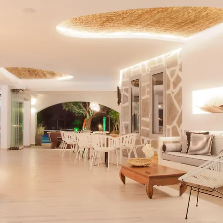 Malibu Studios & Bungalows-3