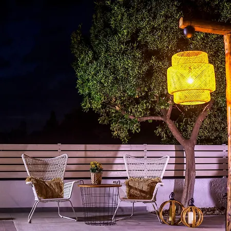 Malibu Studios & Bungalows-2