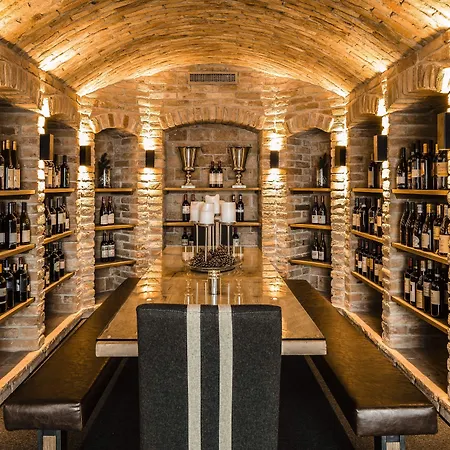 Boutique & Fashion Hotel Maciaconi - Gardenahotels-3