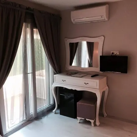 Erythros Boutique Hotel-2