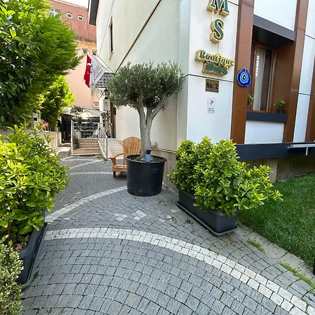 12 Rooms Hotel-2