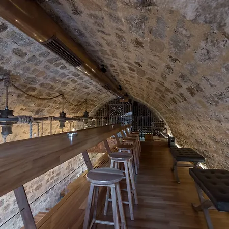 10Gr Boutique Hotel & Wine Bar (Adults Only)-3