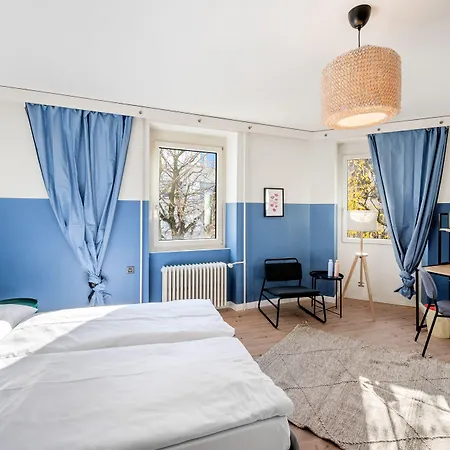 Becozy Self Check-In Pop-Up Hotel Basel-3