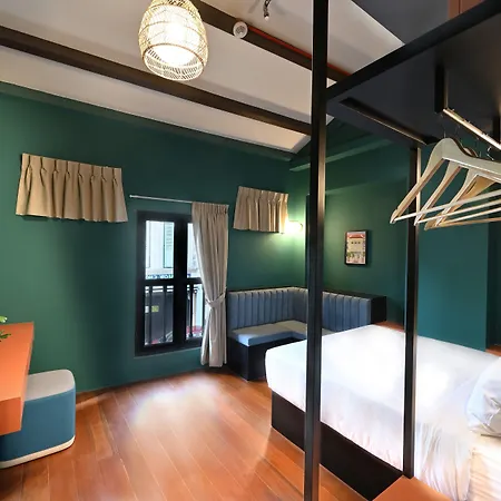 Dream Chaser Boutique Capsule Hotel-2