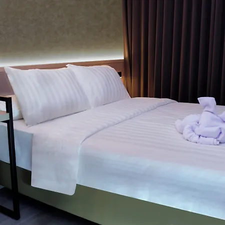 Front One Boutique Hotel Taman Anggrek-2