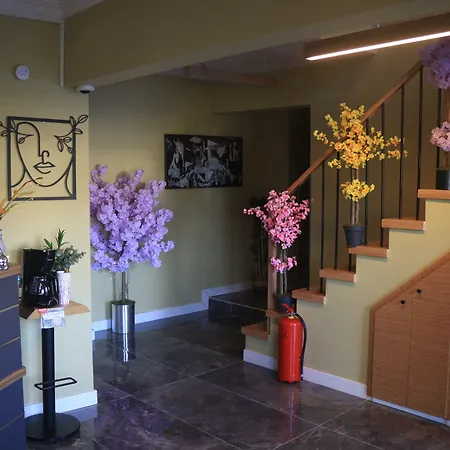 Zelle Airport Suites-3