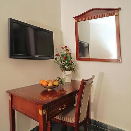 Swaroop Vilas - Lake Facing Boutique Hotel-3