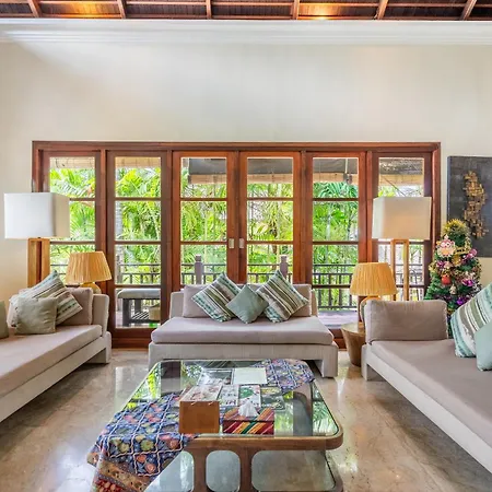 Boutique Hotel Villa Cantik And Karma Beach Club-2