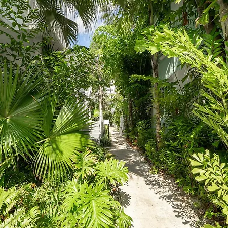 Praia Hotel Boutique & Apartments Miami Beach-3