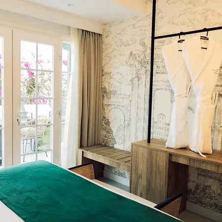 Hotel Estefania Boutique Suites-3