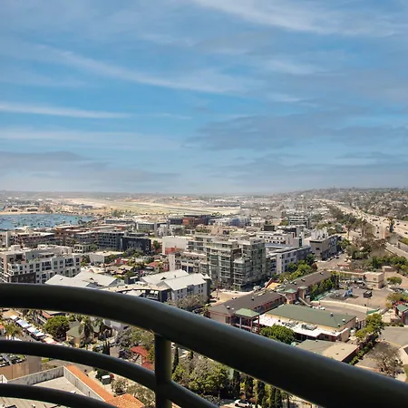 Courtyard By Marriott San Diego Downtown Little Italy-3