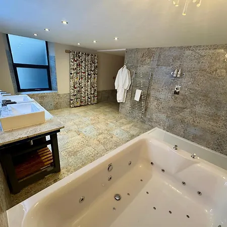 Lymestone Boutique Accommodation-2