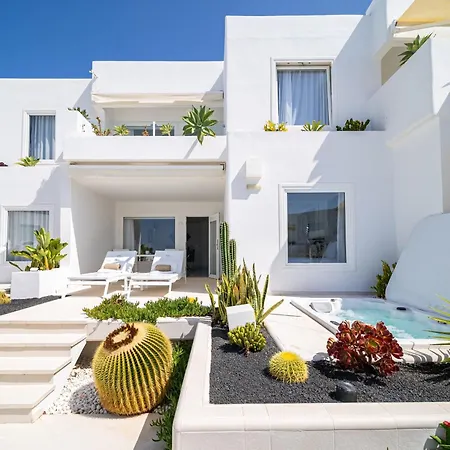 Lani'S Suites De Luxe - Adults Only-3