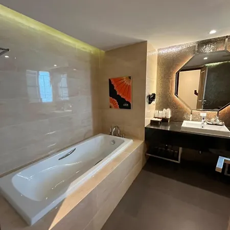 9 Suite Luxury Boutique Hotel-3