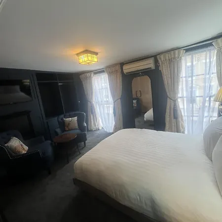 Colchester Boutique Hotel-2