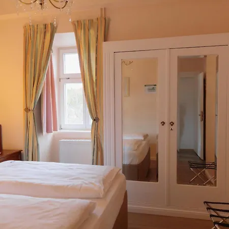 Hotel Weisses Haus-2